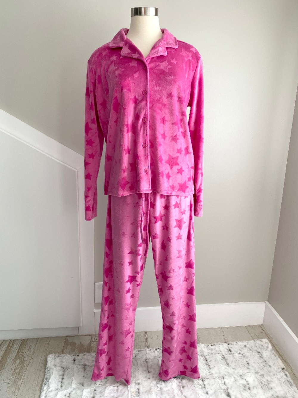 Steve Madden Pink Stars Stretch Velvet Pajama set - Size M